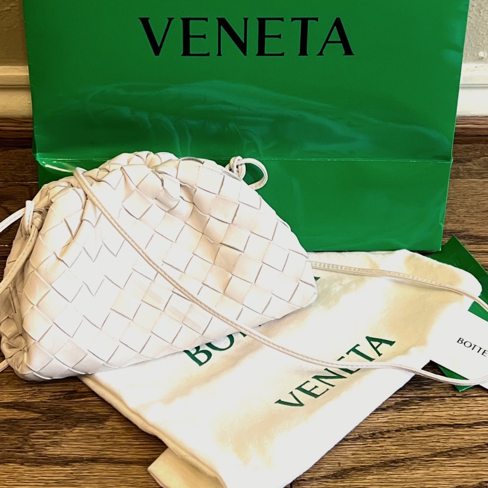 Bottega Veneta mini pouch (chalk)